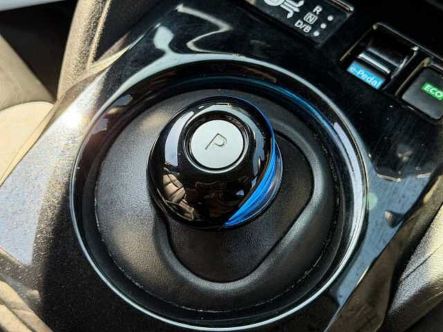 Nissan Leaf 39kWh Tekna Hatchback 5dr Electric Auto (150 ps)