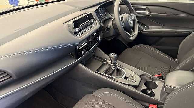 Nissan Qashqai 1.3 DIG-T MHEV Visia SUV 5dr Petrol Hybrid Manual Euro 6 (s/s) (140 ps)