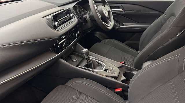 Nissan Qashqai 1.3 DIG-T MHEV Visia SUV 5dr Petrol Hybrid Manual Euro 6 (s/s) (140 ps)